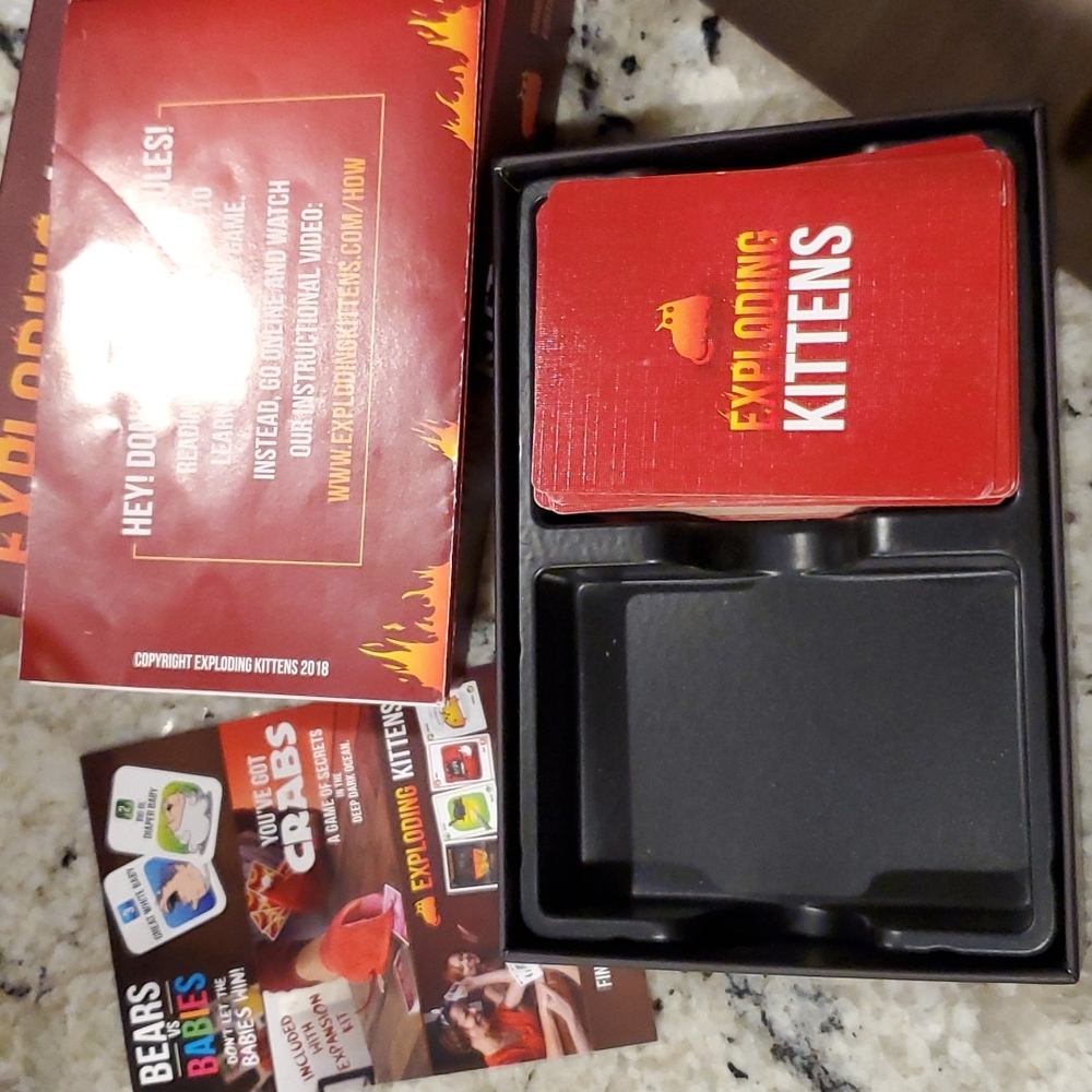 Exploding kittens card game - Picture 2 of 5